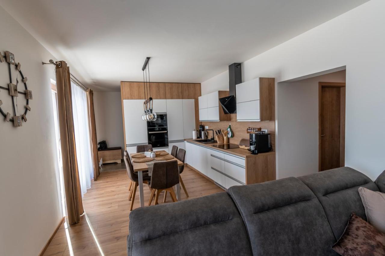 Apartman Jesienka, Hillside ドルニー・クビーン エクステリア 写真